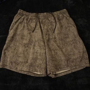 Lululemon Shorts With Liner Size L